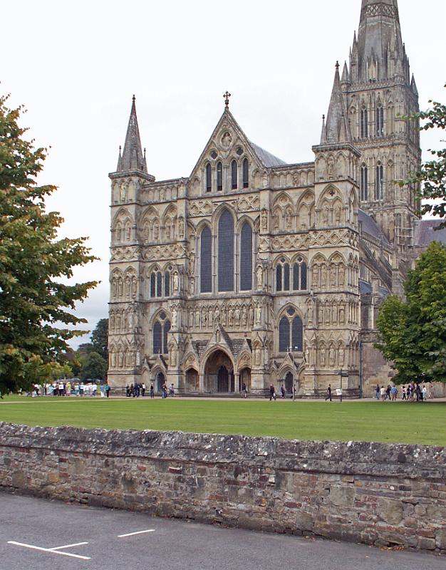 136 Salisbury Cathedral.jpg - KONICA MINOLTA DIGITAL CAMERA